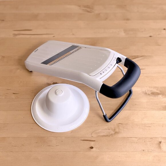 OXO Good Grips Simple Mandoline Slicer - Picture 5 of 7
